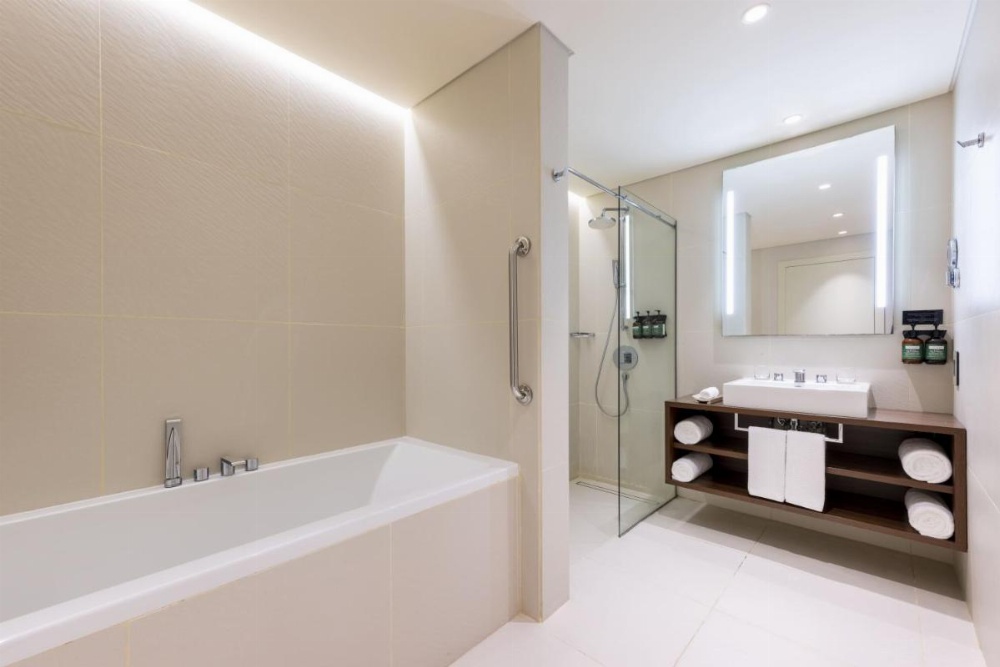 voco Doha West Bay Suites, an IHG Hotel Image 14