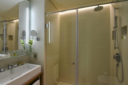 voco Doha West Bay Suites, an IHG Hotel image 30